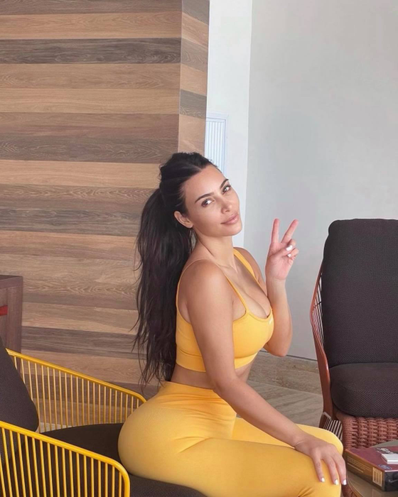 Kim Kardashian a devenit miliardară și se află în topul făcut de Forbes alături de Jeff Bezos și Elon Musk. De unde provine averea celebrei brunete