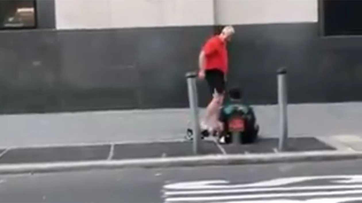 Ireal! Ce i-a făcut bărbatul din imagine acestui cerșetor. E un miracol