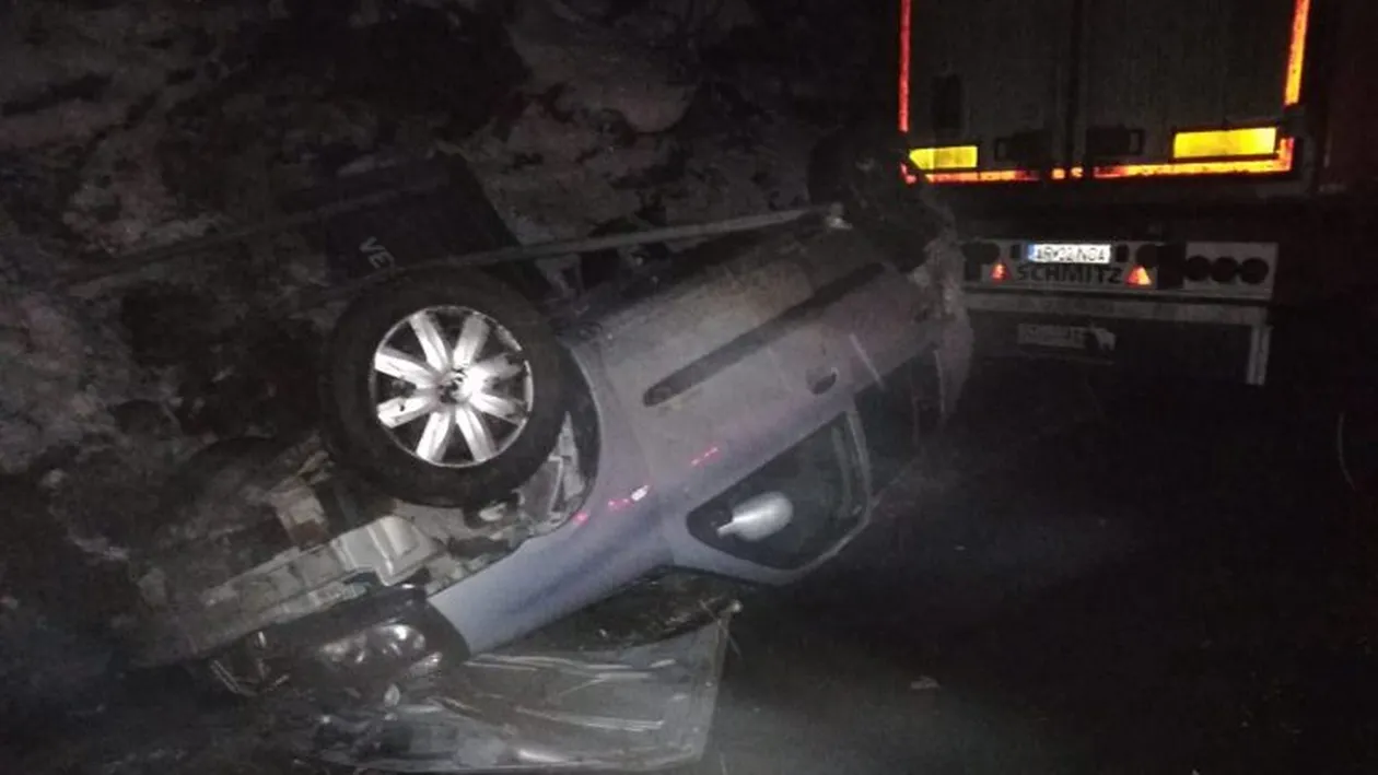 Accident teribil în Sibiu între 2 TIR-uri şi 2 mașini. Doi oameni au fost răniţi, iar traficul e blocat