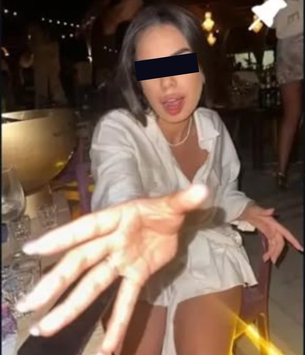 Ea este celebra ”Gândac”, prietena Claudiei cu care a ”tradus-o” Ionuț Mocăniță. Joc bizar al sorții
