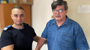 Gestul făcut de un jandarm după ce a găsit 1500 de lei pe stradă în Caraș Severin. Cum a reușit să dea de cel care pierduse banii