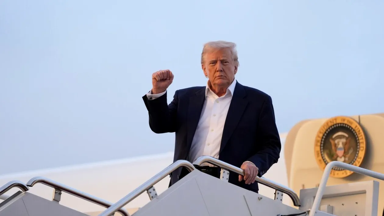 Cum arată avionul „cu aur” al lui Donald Trump. Este din Qatar și recondiționarea va costa o AVERE