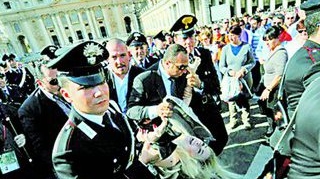 Topless la Vatican