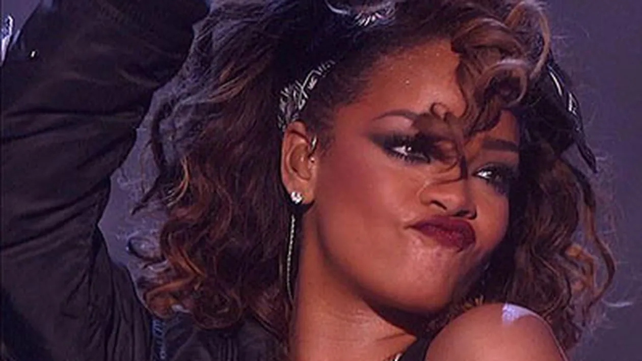 Coreeanul PSY a bătut-o pe Rihanna la Premiile MTV! Gangnam Style a dat de pământ cu We Found Love!