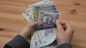 Vouchere de 4000 de lei pentru români! Ce spune Marcel Boloș: ”Este o premieră pentru țara noastră!”