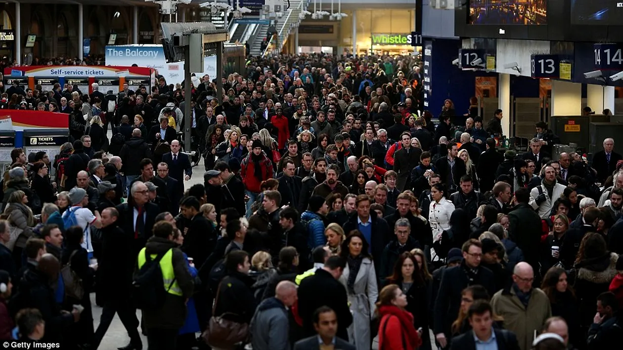 Londra a fost paralizată de o grevă de proporţii! Milioane de călători au fost afectaţi după ce nu au mai putut circula cu metroul