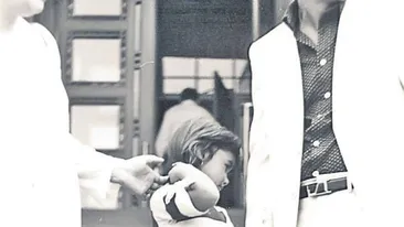 Dupa prieteni, o lasa si memoria? Acum o apara si o scuza, dar Zavo a uitat cum isi acuza mama ca i-a inselat tatii