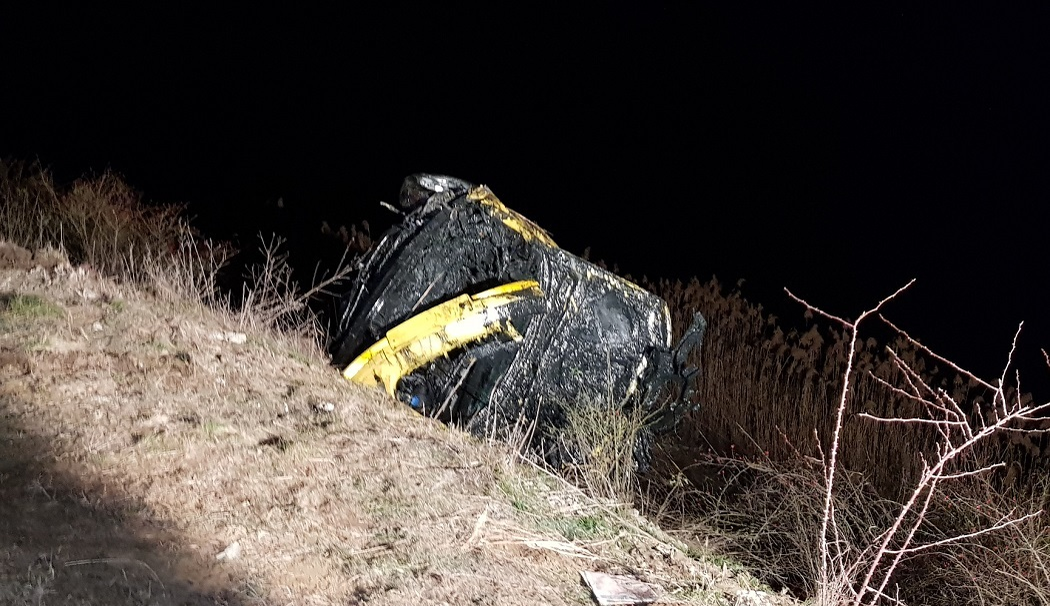 Maşina a fost scoasă la mal