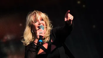 Bonnie Tyler, în stare gravă după ce ar fi suferit un stop cardiac. Cântăreața a fost resuscitată