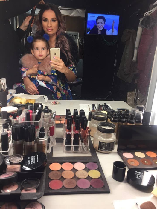 Sânziana Buruiană, transformată după schimbarea de look. Anunţul cu care le-a înfuriat pe mame: „Fac un concurs de frumuseţe pentru fetiţe: să fie coafate, machiate şi…”