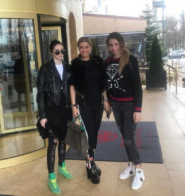 Fata cea mică a Anamariei Prodan a ajuns la spital. Mesajul transmis după ce a stat de vorbă cu medicii