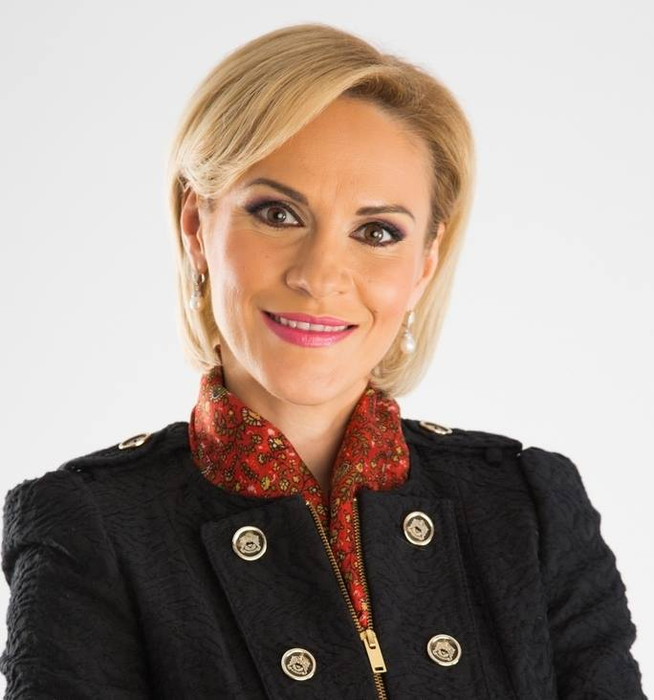 Gabriela Firea și-a redeschis pagina de Facebook!