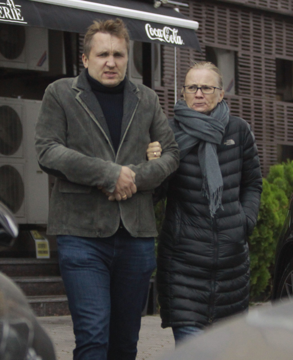 Aleksandras Cesnavicius și soția lui au înfruntat frigul și și-au văzut de plimbare / Sursă foto: CANCAN.RO