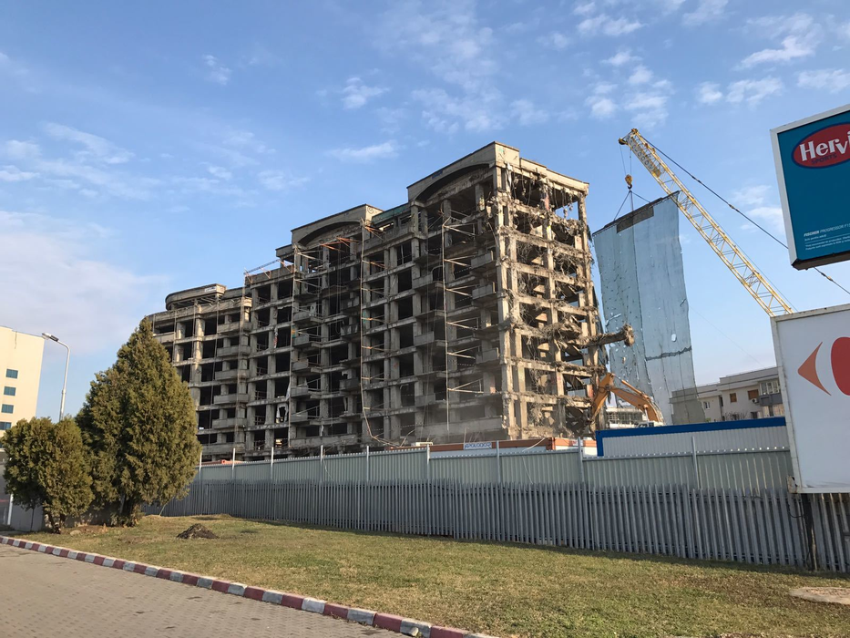 Construcţia a fost demolată în această după-amiază