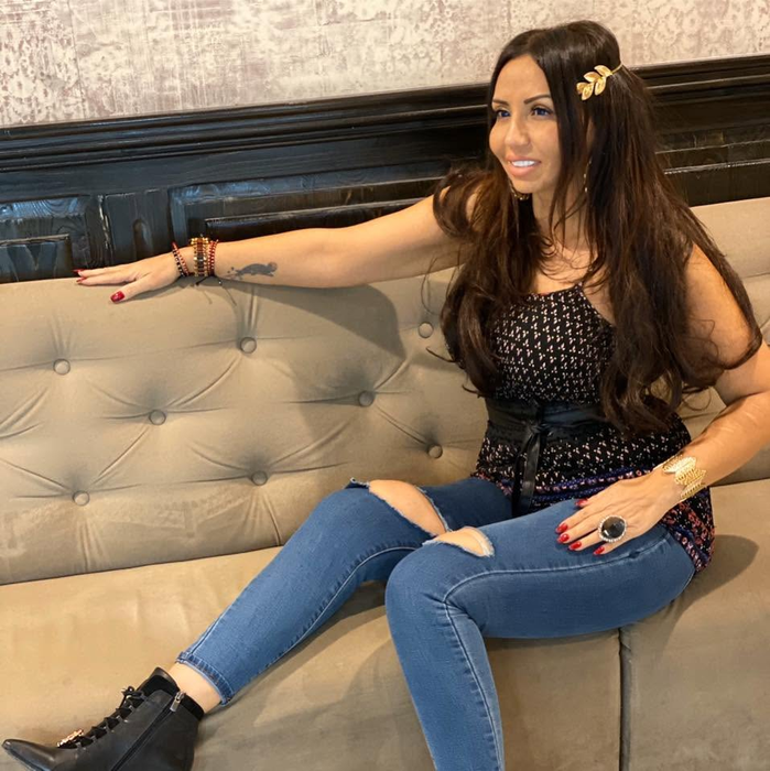 Cum arată Narcisa acum, la 12 ani după ce a fost părăsită de Nicolae Guță. Ce a ajuns să facă pentru bani în 2026, după ce a fost executată silit și a ajuns la sapă de lemn