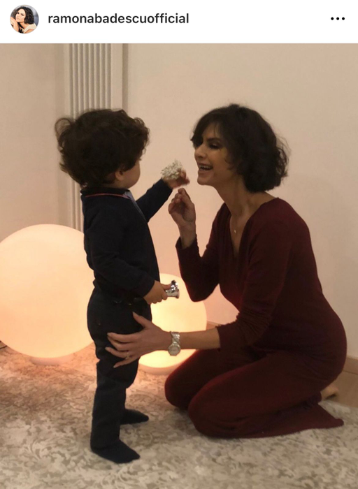 Ramona Badescu fiu, Ignazio  Ramona Bădescu a fost interzisă la tv de Nicolae Ceaușescu  Sursa: Instagram.com/ramonabadescuofficial