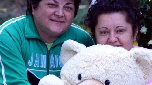 Două românce au plecat la muncă în Italia şi s-au hotărât să se căsătorească! Sunt împreună de 15 ani şi...