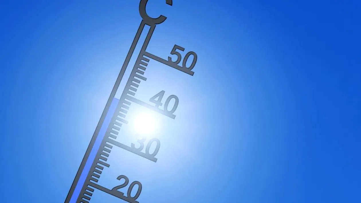 Temperaturi record! Meteorologii anunţă cod portocaliu de caniculă în 10 judeţe. Ce restricţii au fost impuse