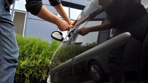 Urmărire ca-n filme la Fălticeni: un copil de 15 ani s-a îmbătat și a furat o mașină! Unde a fost prins minorul