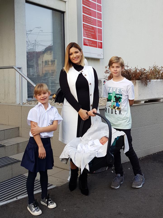 Ela Crăciun a făcut public filmul nașterii celui de-al treilea copil. Înregistrarea a devenit virală
