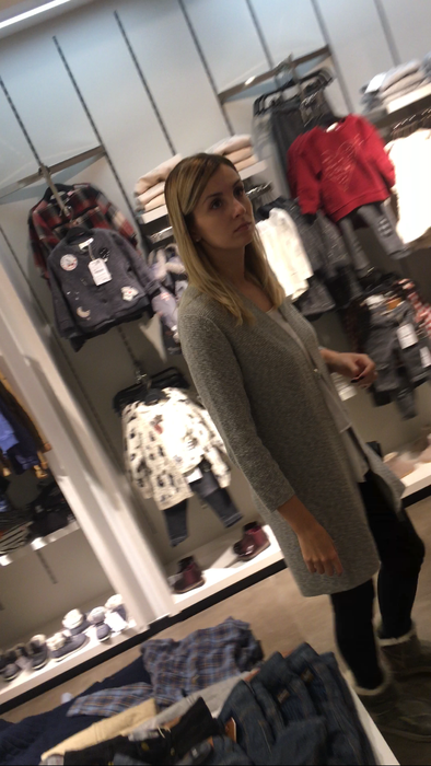 Irina, la o sesiune de shopping