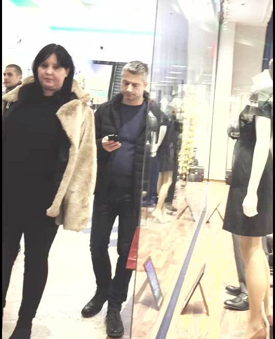 Tudor Muşat a fost un partener de shopping desăvârşit, chiar dacă a stat mai tot timpul cu ochii în telefon
