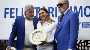 Halep, Ţiriac şi Năstase, la Cluj-Napoca, într-o acţiune de popularizare a tenisului de câmp printre copii