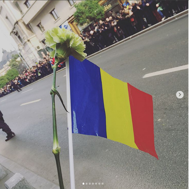 Gestul făcut de Simona Gherghe în timp ce Regele Mihai este condus pe ultimul drum!