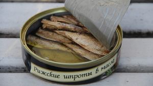 Conservele de pește din supermarket, un adevărat pericol pentru sănătate. Substanța de pe etichetă la care trebuie să fii atent