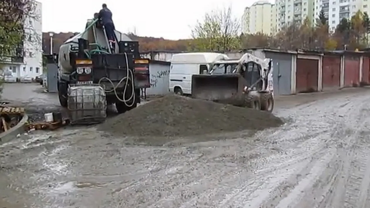 Te spargi de ras! Un Dorel de Cluj se da in stamba in fata colegilor si face “piruete”cu un excavator!