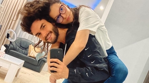 Cleopatra Stratan și Edward Sanda, primul Crăciun împreună în Republica Moldova. Cu ce preparate tradiționale îl va surprinde artista pe logodnicul ei