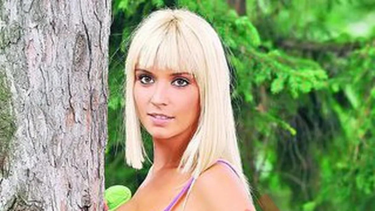 A pozat in lenjerie Victoria's Secret