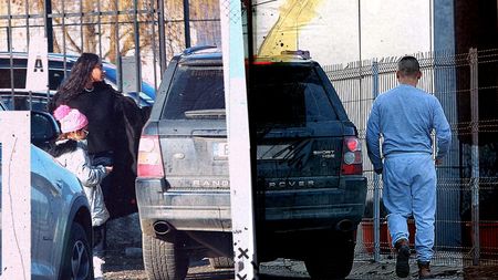 Laurette a luat măsuri după ce fiica i-a fost agresată la școală… I-a pus ”bodyguard” puștoaicei!