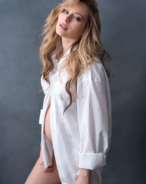 Laura Cosoi vrea să le învețe pe viitoarele mămici să aibă „o sarcină zen”: „E foarte important să nu iei în greutate la început!”