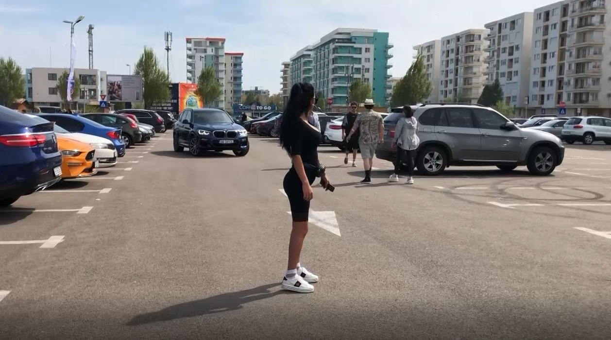 Daniela Crudu a făcut show în stradă, la Mamaia (Foto: CANCAN.RO)