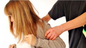 Reacția iubitei românului acuzat de pedofilie în Irlanda: ”O bestie!”