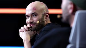 Mihai Bendeac, ironii la adresa conspiraționiștilor: „Luați-vă popcorn și citiți comentariile!”