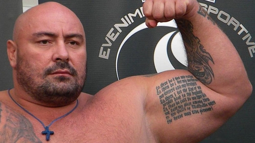 Cel mai GREU luptator roman de MMA va fi tata de GEMENI! Cum arata sotia lui, insarcinata in aproape 8 luni