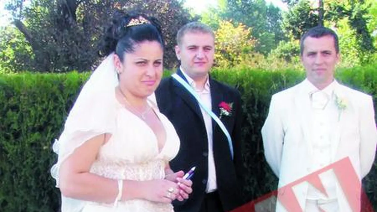 In rochie de mireasa la concursul de pompieri