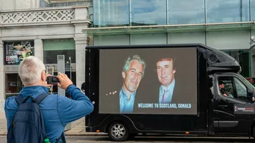 Noi explicații detaliate oferite de Donald Trump reporterilor despre relația sa cu Jeffrey Epstein. Într-unul dintre momentele mele foarte bune...