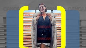 Romina Gingaşu a cumpărat blana de vulpe a Elenei Ceauşescu: "Este o piesă cu istorie". După negocieri intense, soţia lui Piero Ferarri a bătut palma!