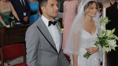 Laura Cosoi vorbeste despre copii si despre viata de femeie maritata. “Daca trebuie sa fiu casnica…”