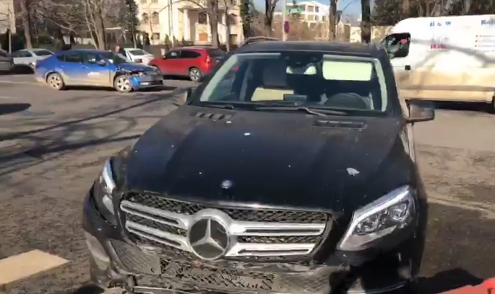 ULTIMA ORA! Dan Diaconescu, implicat intr-un accident rutier in Bucuresti! Imagini  LIVE