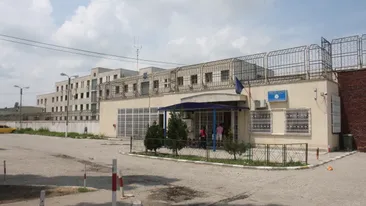 Vor sta 21 de zile aici! Asa arata camera de la inchisoarea Rahova in care dorm Copos, Meme Stoica si Gica Popescu