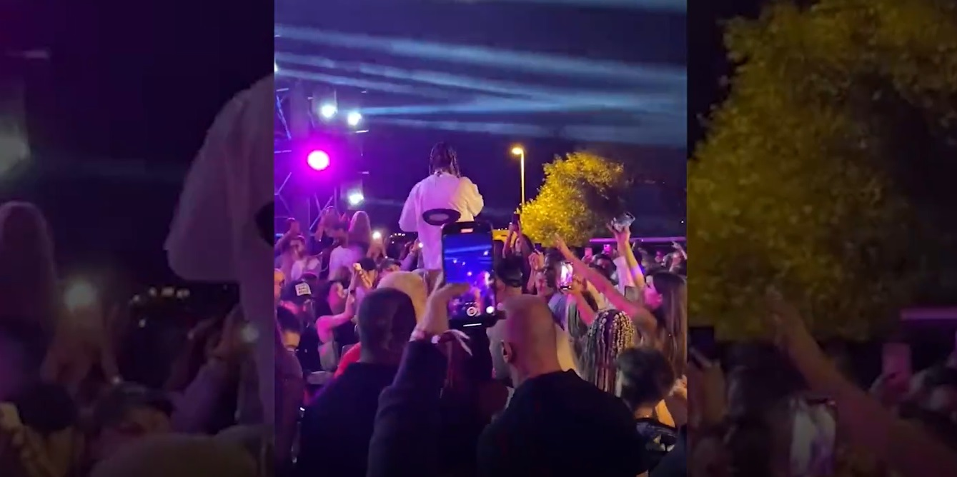 Tyga, show incendiar la Nuba