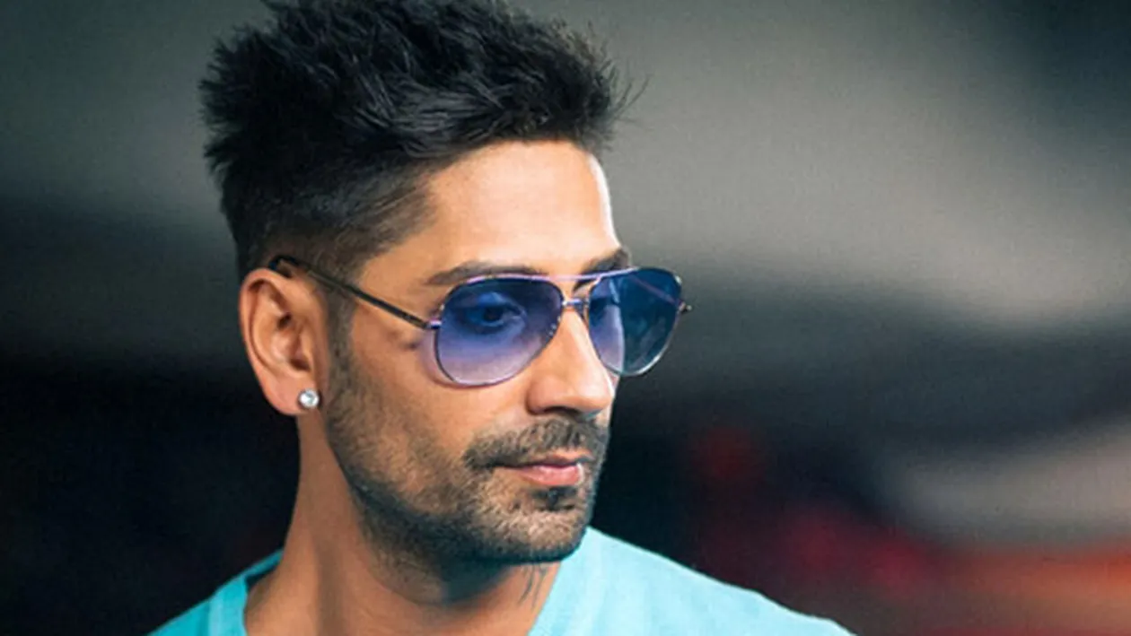 Imaginile de MII de like-uri cu fetita lui Connect-R! Micuta este adorabila