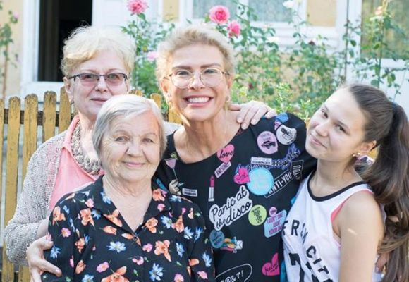 Teo Trandafir i-a spus fiicei ei că este adoptată, în direct! Reacţia ei a lăsat-o fără cuvinte: „Eu n-aş putea să-i spun mamă”