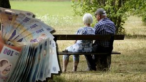 Avem data la care începe plata pensiilor majorate în 2024! Românii trebuie să aibă cardurile pregătite