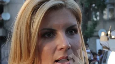 Amintiri din copilaria Elenei Udrea! Mergeam cu o seara inainte la cozi, stateam foarte mult afara, nu existau nici televiziunile, deci aveam o viata fericita