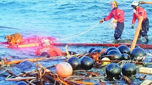 A plutit 3 saptamani in deriva pe ocean